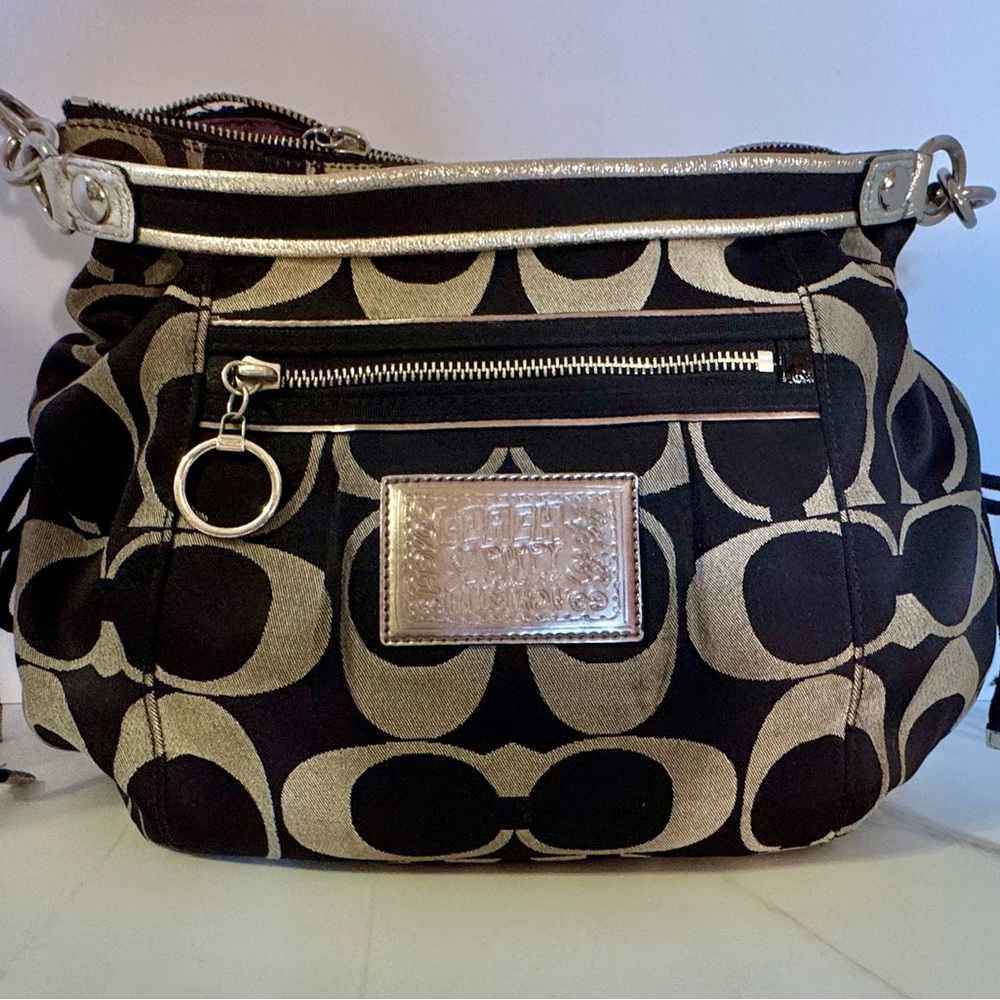 Coach Poppy Purse Black W/ Grey Accents Purple Lining Zippers Draw Strings 15319